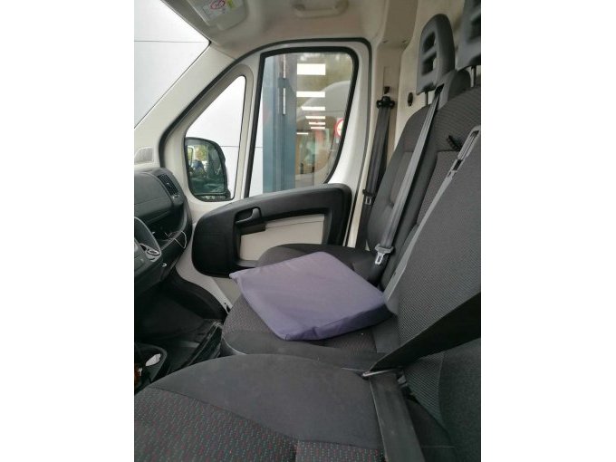 Innenansicht 1 Fahrerkabine Peugeot Boxer