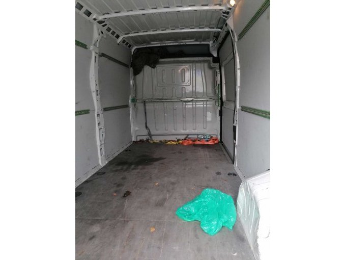 Laderaum, Ansicht Hecktür Peugeot Boxer