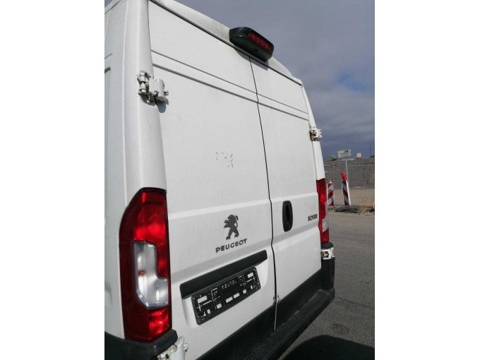 Heckansicht Peugeot Boxer