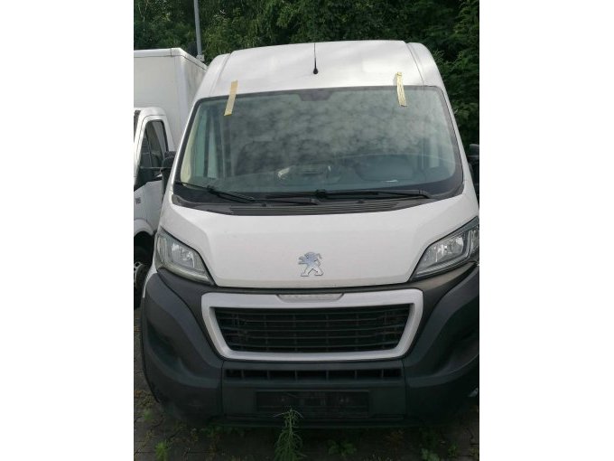 Frontansicht 2 Peugeot Boxer