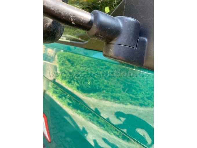 Delle Tür vorn rechts