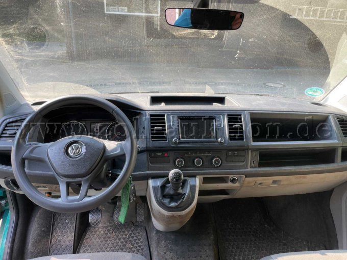 1 bestelwagen met laadbak - Volkswagen T6 Doka, defect – foto 8 – kavel bij Zoll-Auktion, Hamburg