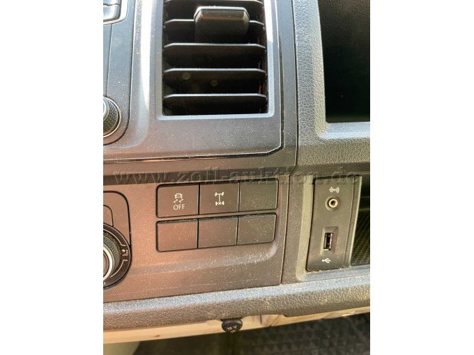 1 bestelwagen met laadbak - Volkswagen T6 Doka, defect – foto 10 – kavel bij Zoll-Auktion, Hamburg
