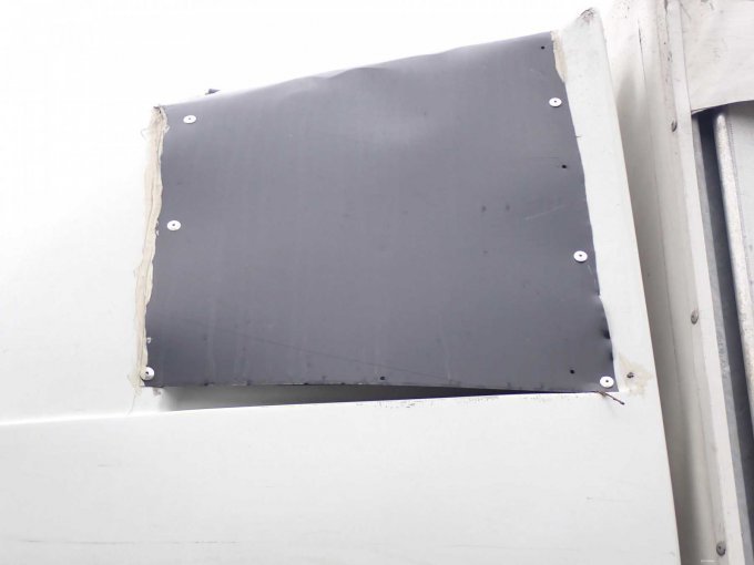 Aufgesetzte Platte an der Schlafkabine