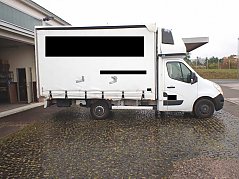 Transporter Renault Master III, seitlich andere Seite