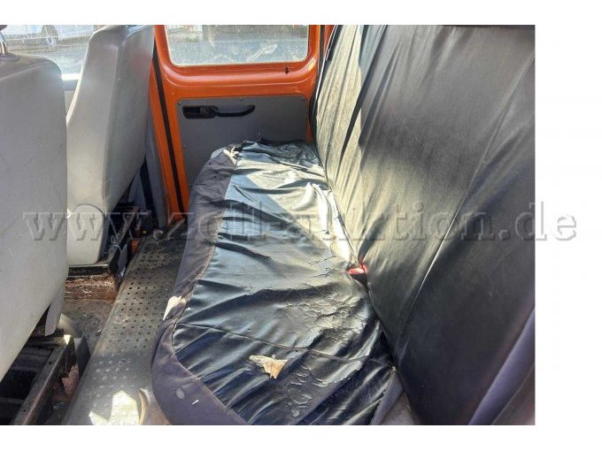 1 VW-bestelwagen, vrachtwagen met open laadbak, dubbele cabine, defect – onderdelenvoorziening – foto 8 – kavel bij Zoll-Auktion, Nidderau