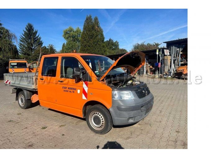 1 VW-bestelwagen, vrachtwagen met open laadbak, dubbele cabine, defect – onderdelenvoorziening – foto 2 – kavel bij Zoll-Auktion, Nidderau