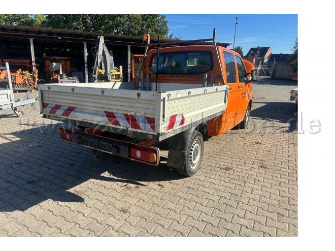 1 VW-bestelwagen, vrachtwagen met open laadbak, dubbele cabine, defect – onderdelenvoorziening – foto 4 – kavel bij Zoll-Auktion, Nidderau