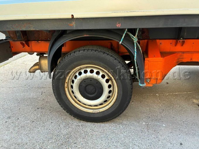 1 Transporter VW T5 Allrad und offenen Kasten – foto 11 – kavel bij Zoll-Auktion, Kirchzarten