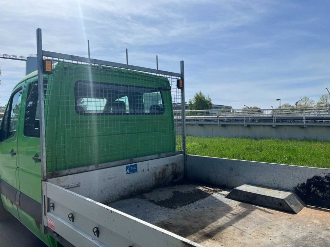 Pritsche mit ausgesparten Radkästen