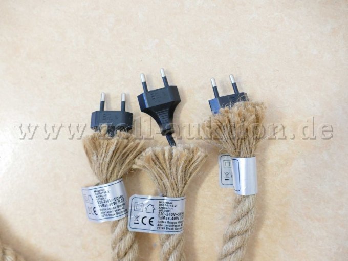 3 einzelnen Kabel mit Stecker