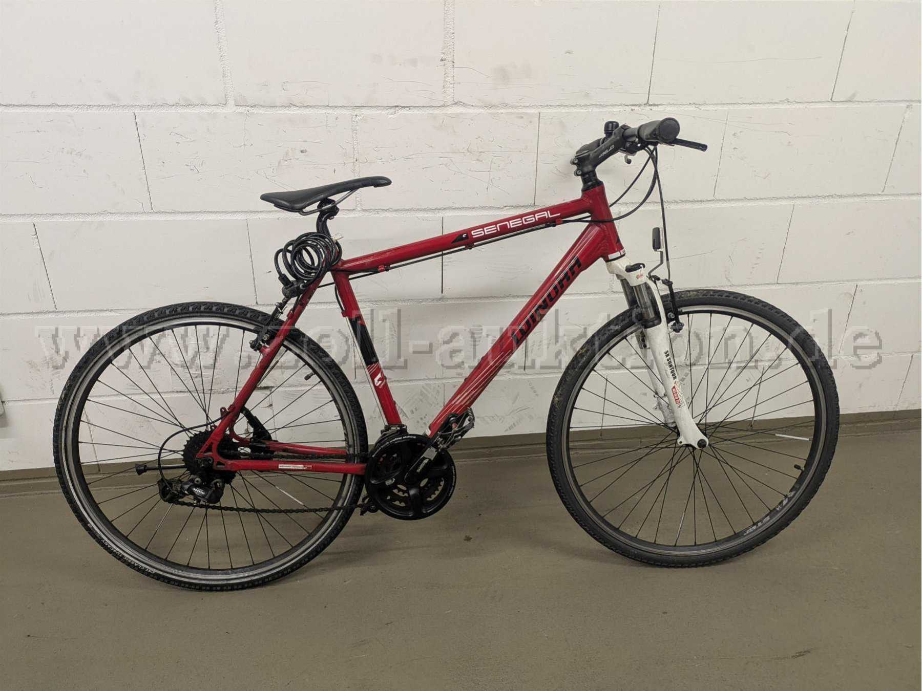 Trekkingrad rot Ansicht rechts