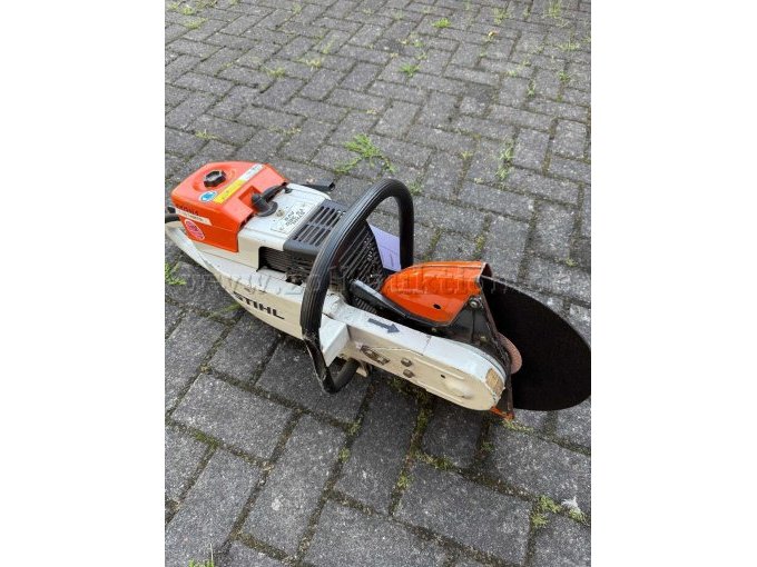 Gesamtansicht des Trennschleifers
