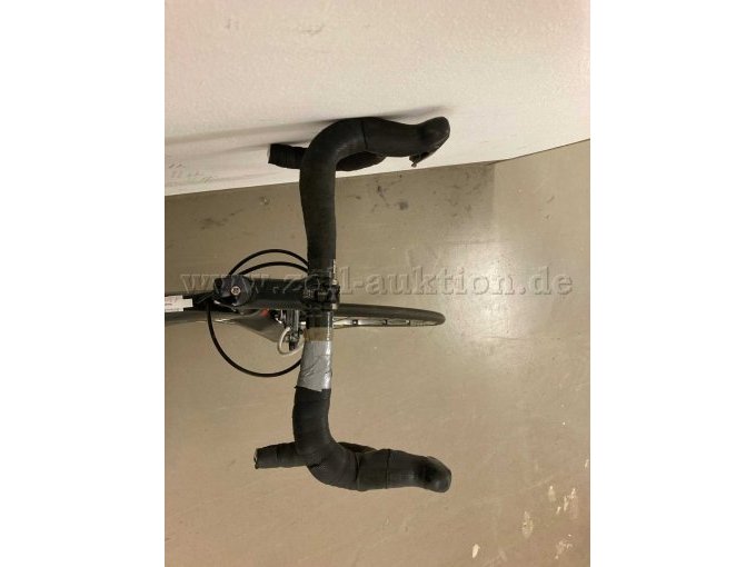 Draufsicht Lenker mit beschädigten Lenkerbändern