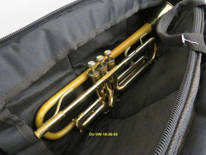 Rucksack mit innenliegender Trompete