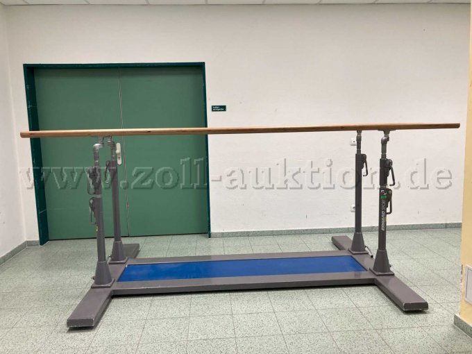 Komplettansicht Barren von vorn