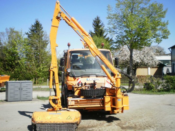 U300 mit Mähwerk