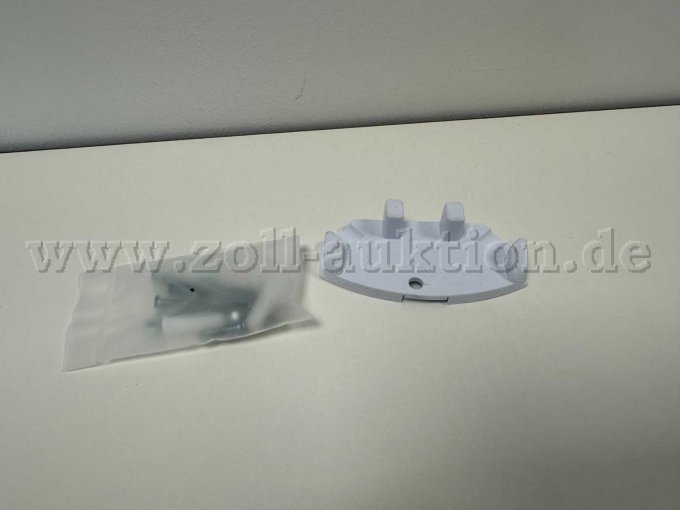 Schrauben, Dübel  und Silikonabdeckung