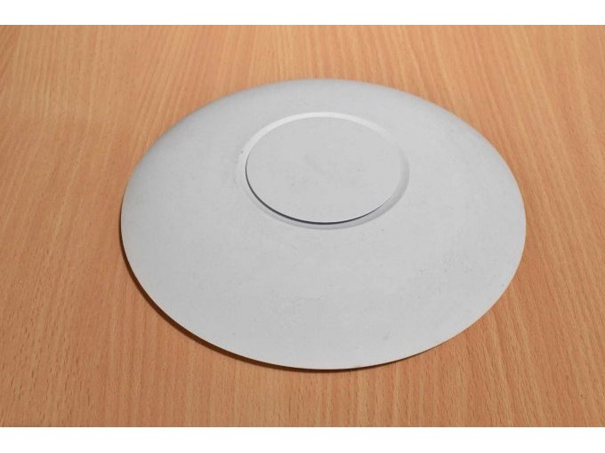 Ubiquiti UniFi AC PRO – WLAN Access Point
Ansicht von vorne