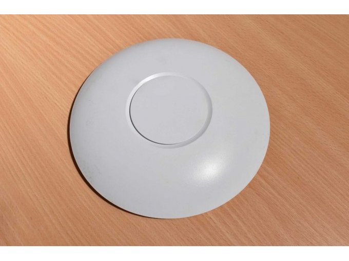 Ubiquiti UniFi AC PRO – WLAN Access Point
Ansicht von oben
