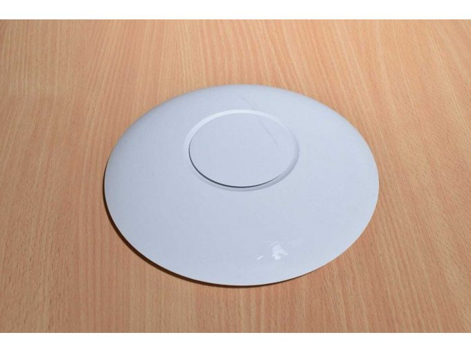 Ubiquiti UniFi AC PRO – WLAN Access Point
Ansicht von oben