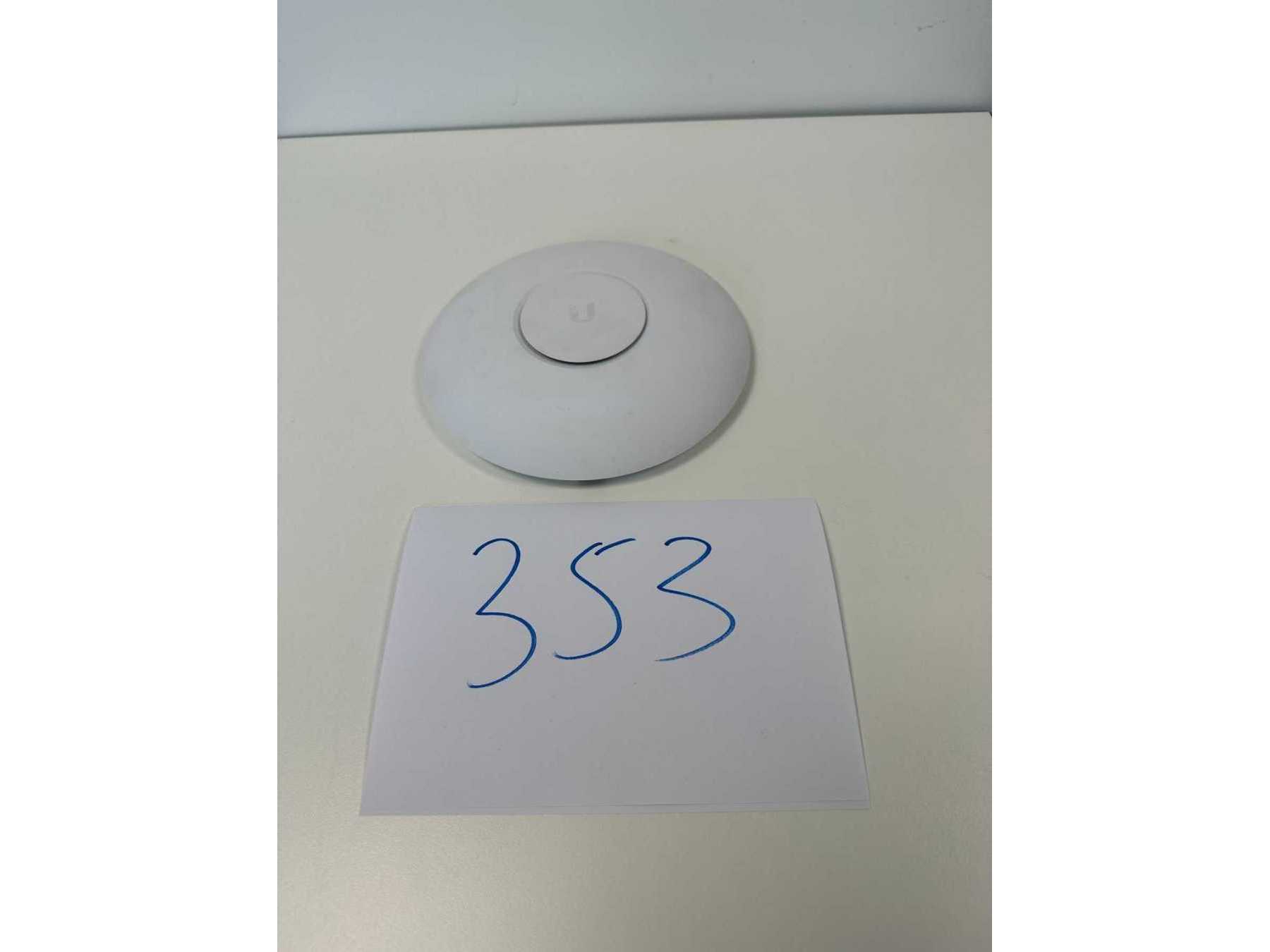 Ubiquiti UniFi AC PRO – WLAN Access Point 
Gesamtansicht