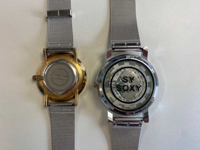 Bijou Brigitte und SOXY Uhr - Rückansicht