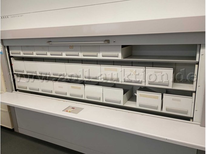 Ansicht mit 25 Einschüben