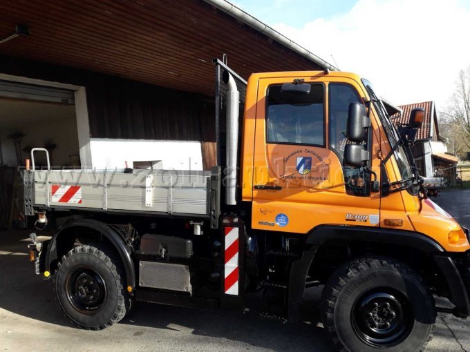 Unimog von rechts