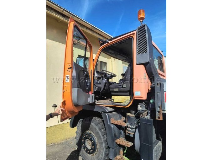 Einstieg Fahrerseite