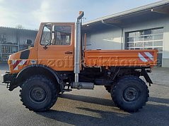 Unimog seitlich