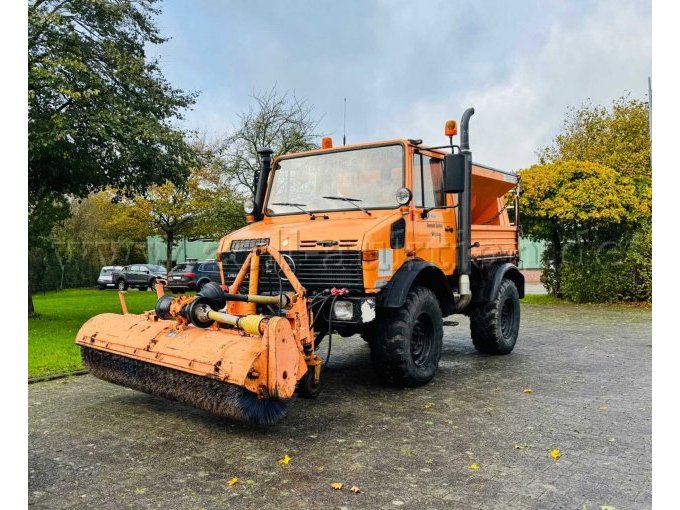 Schrägansicht vorne links