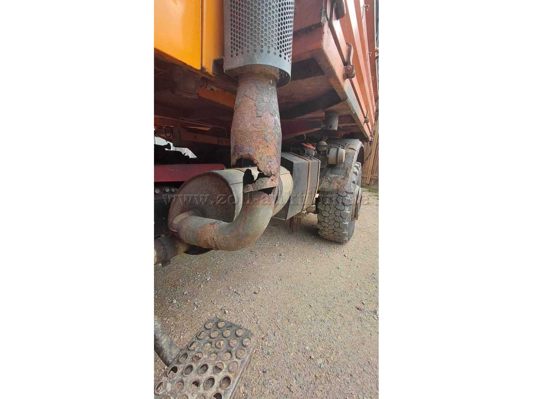 Aufpuffanlage + Korrosion sichtbar
