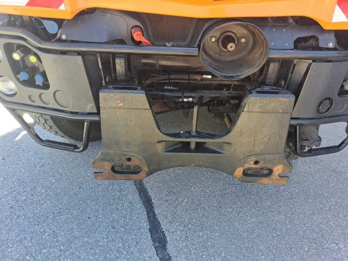 Unimog Detailansicht Anbauplatte