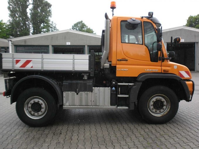 Unimog Seitenansicht
