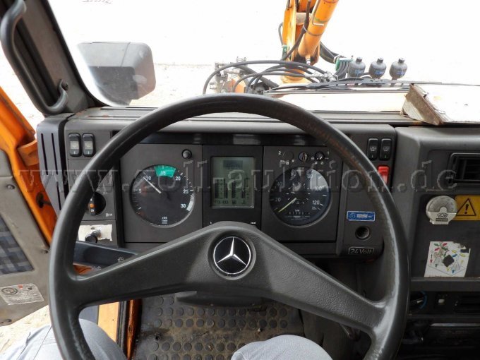 Cockpit 2