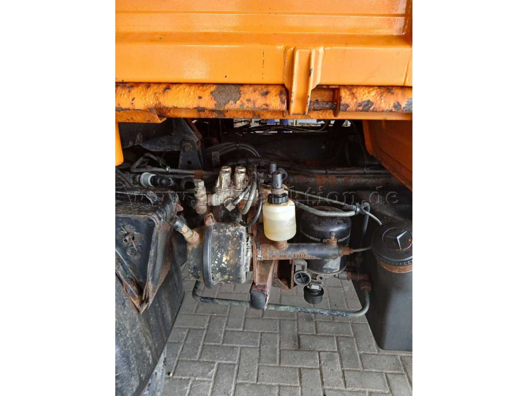 Tank und Hydraulik rechts