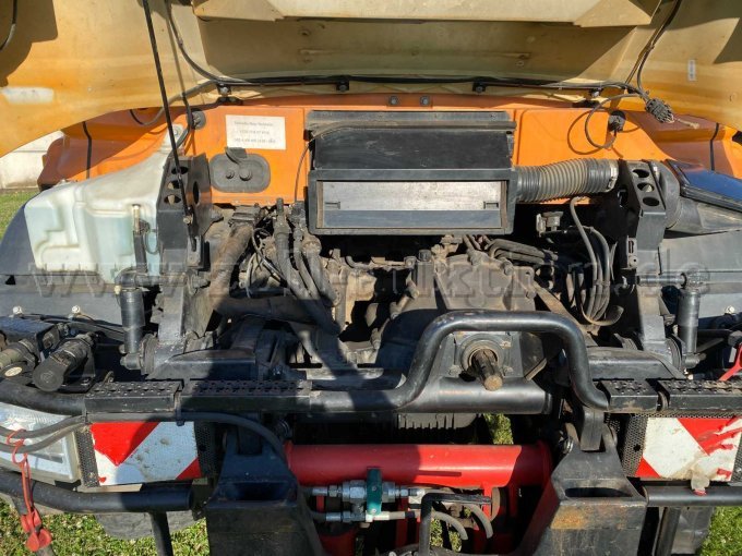 Unimog Motorraum Motorhaube