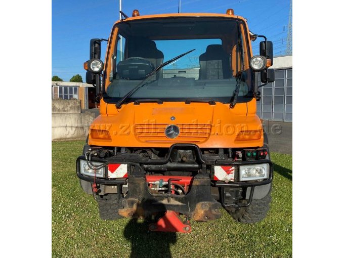 Unimog vorne