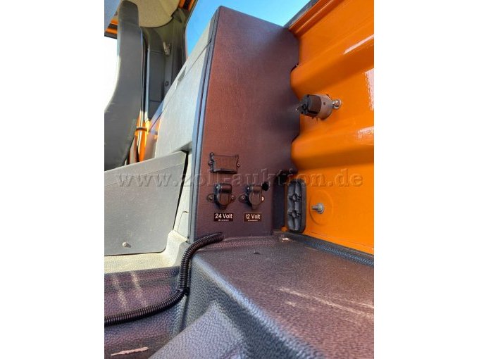 Unimog Steckdosen Fahrerhaus