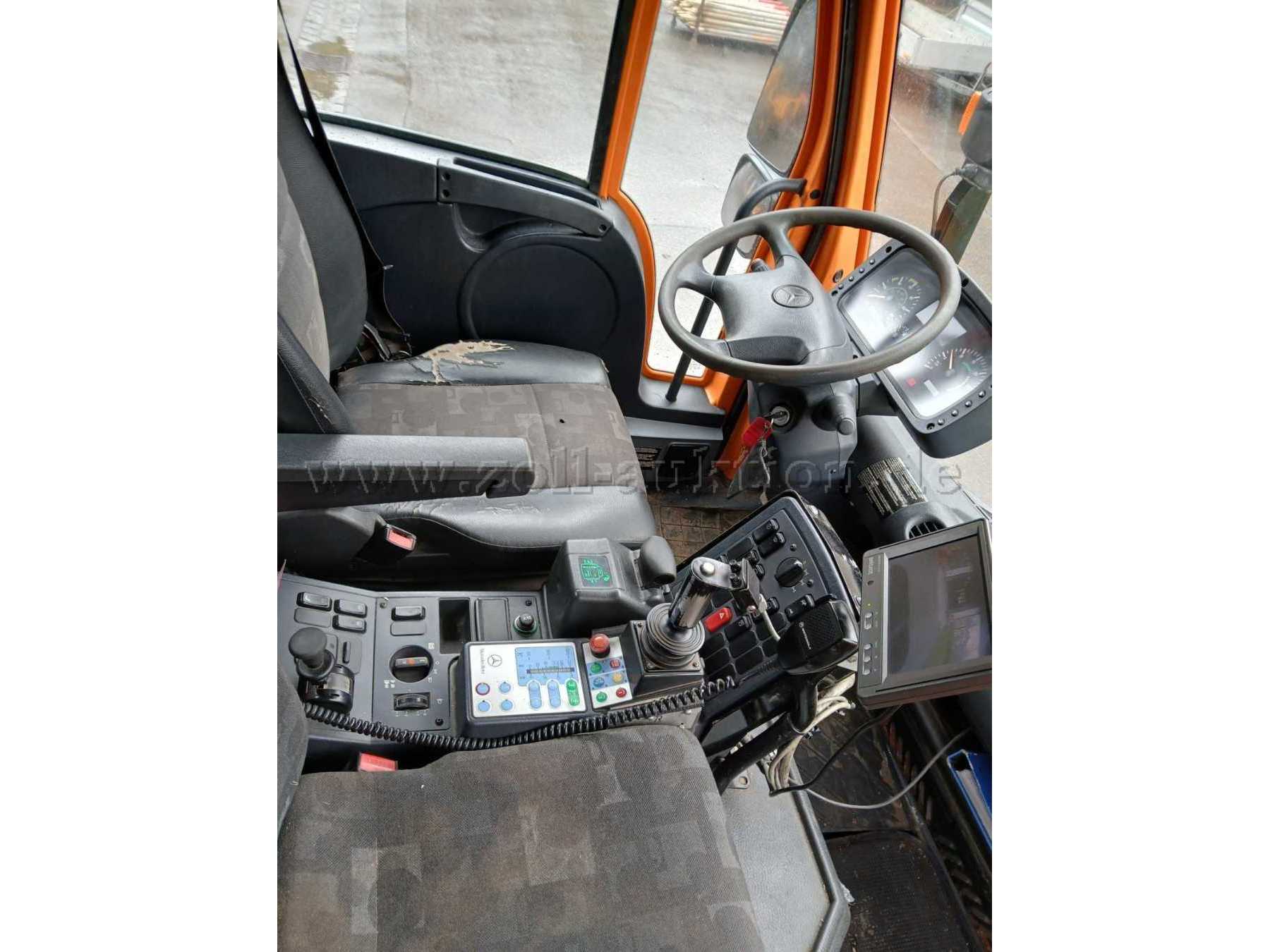 Unimog U300 - Innenraum