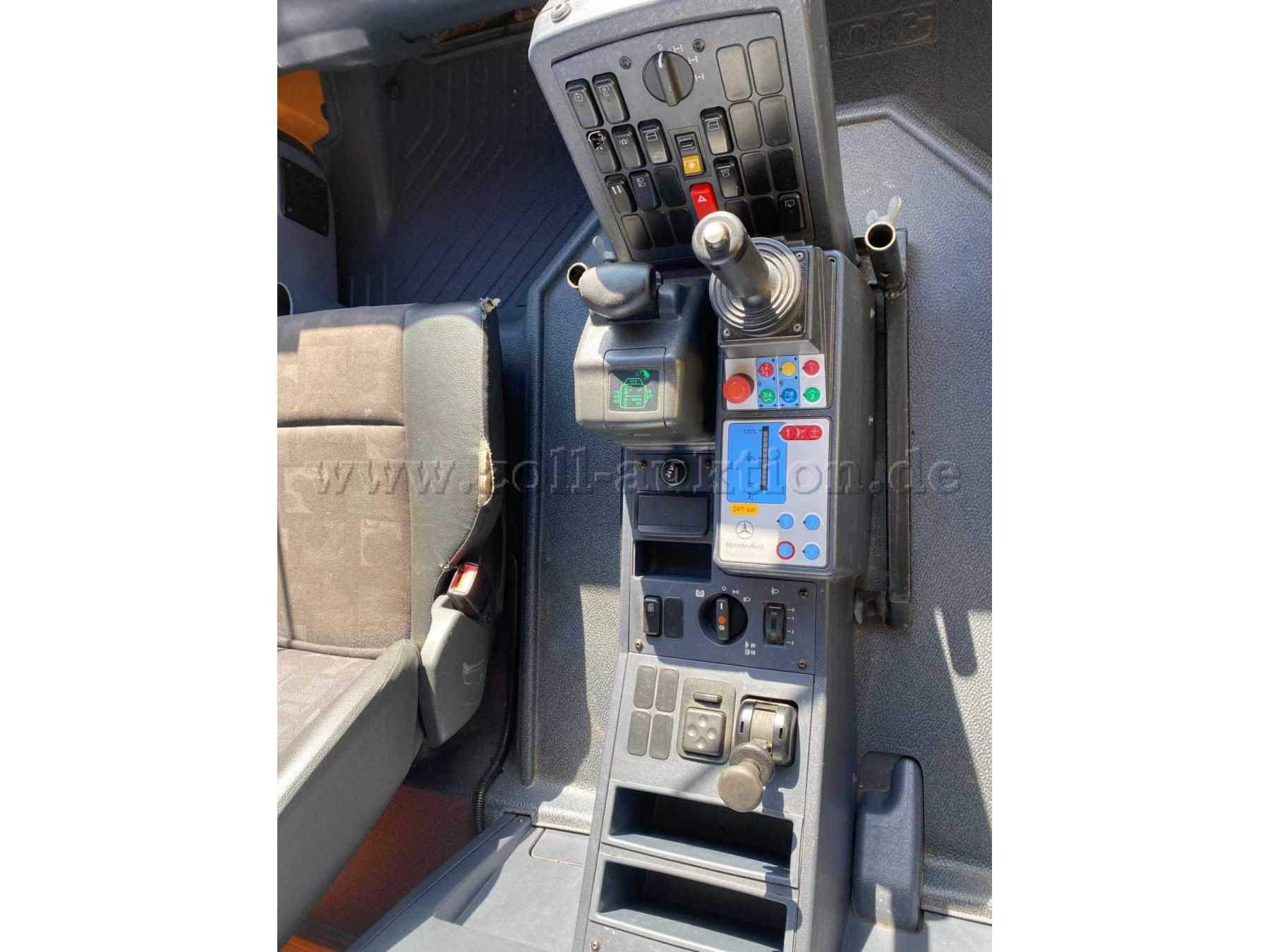 Unimog Mittelkonsole Bedieneinheit