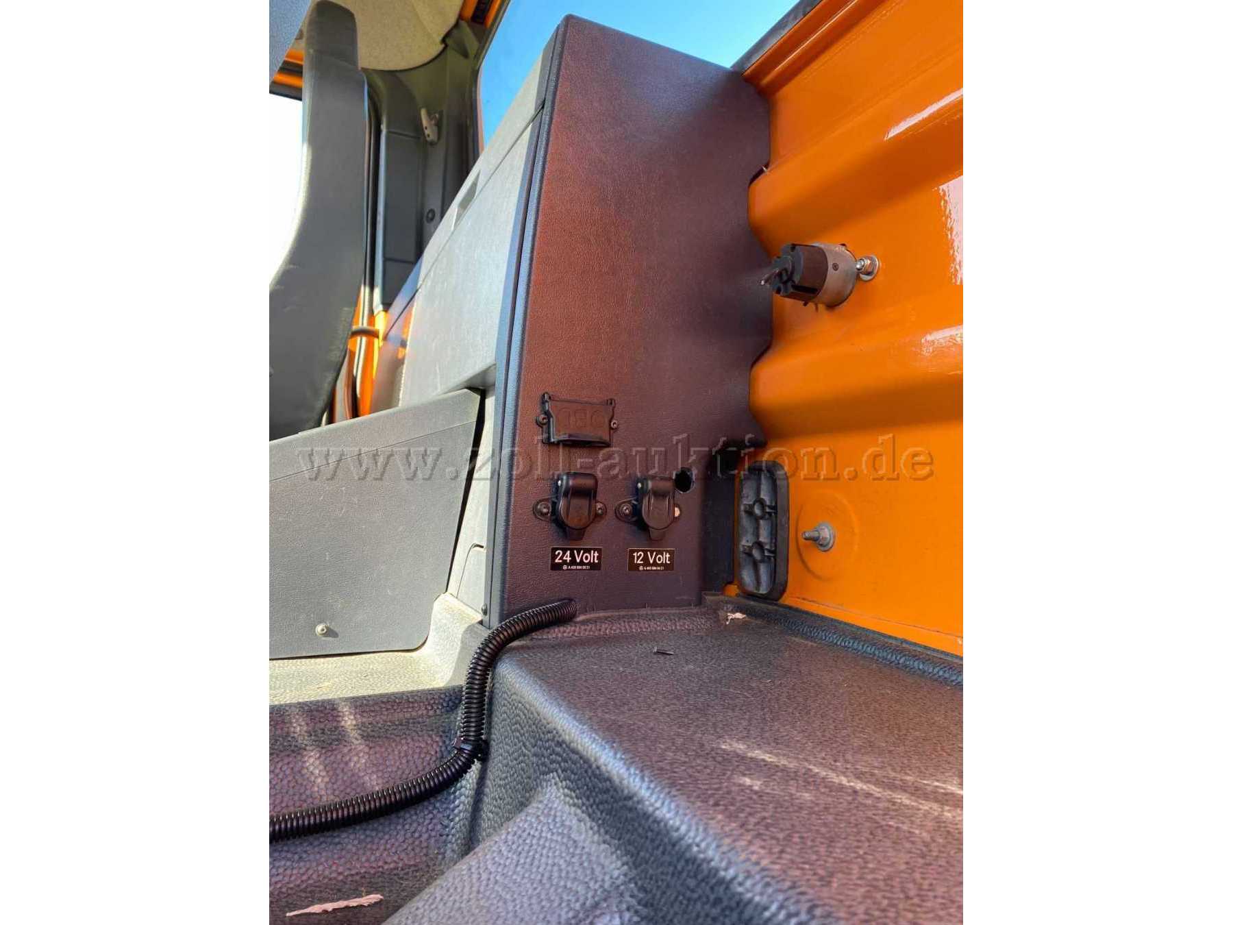 Unimog Steckdosen Fahrerhaus