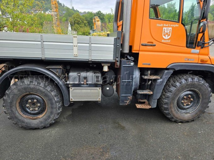 Unimog seitlich