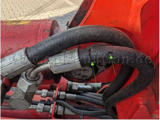 Hydraulikleitungen eingerissen/porös