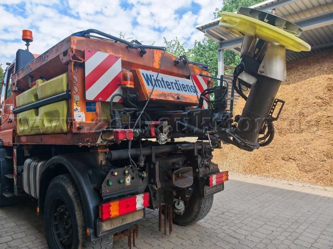 Unimog Ansicht hinten links