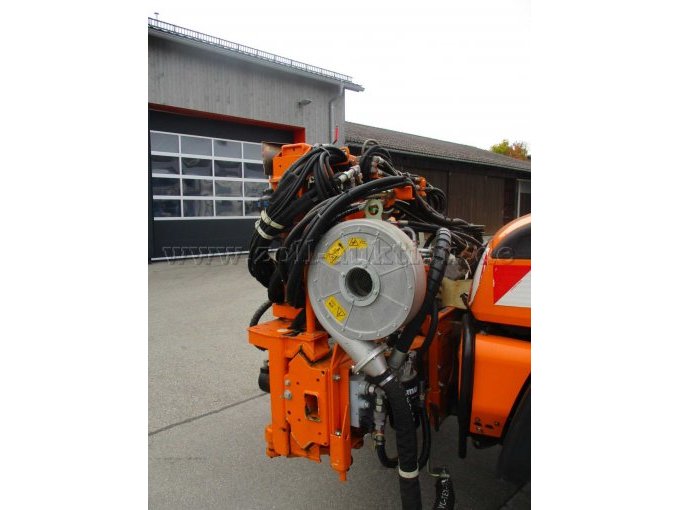 Frontmähgerät Mulag MFK 500,
linke Seite