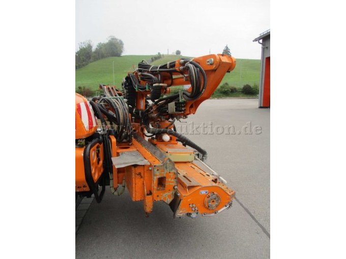 Frontmähgerät Mulag MFK 500,
rechte Seite