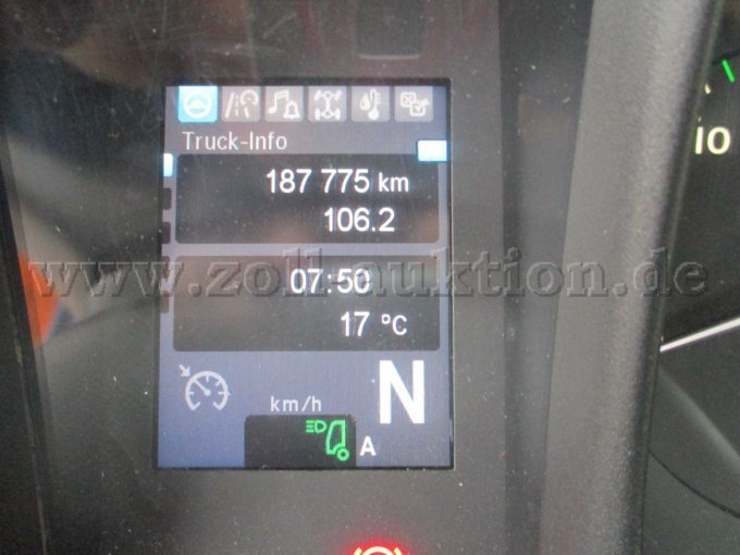 Unimog 530,
km-Stand-Anzeige