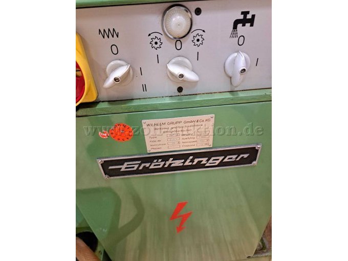 Typenschild und Einschalter